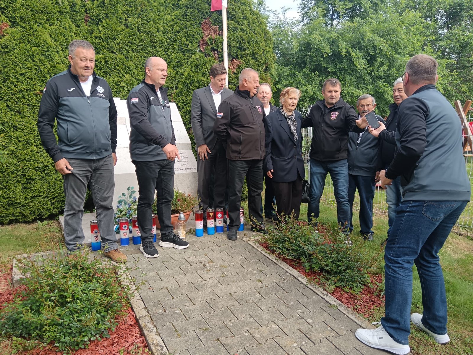 88ca41ff-2f7e-4fc8-9e58-310e41bde083