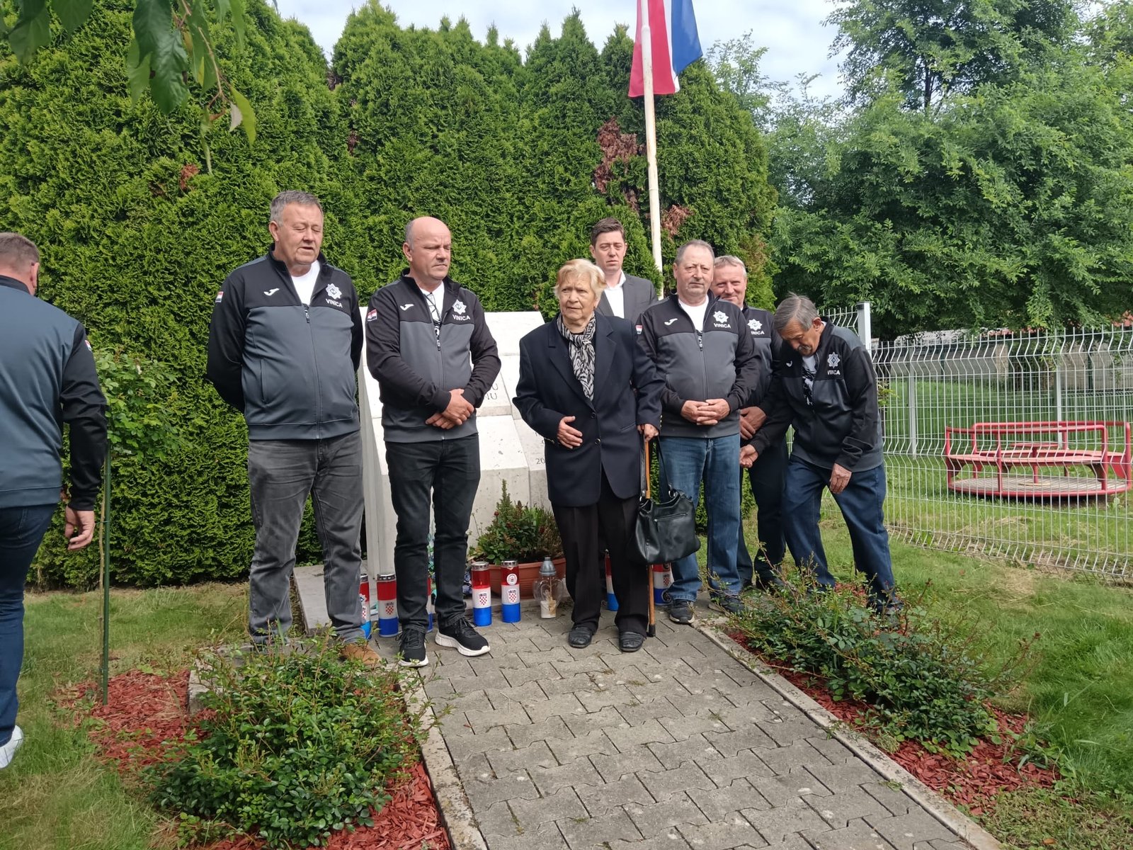 f00eae5b-e176-4bc3-bd3d-75f2c05c994a