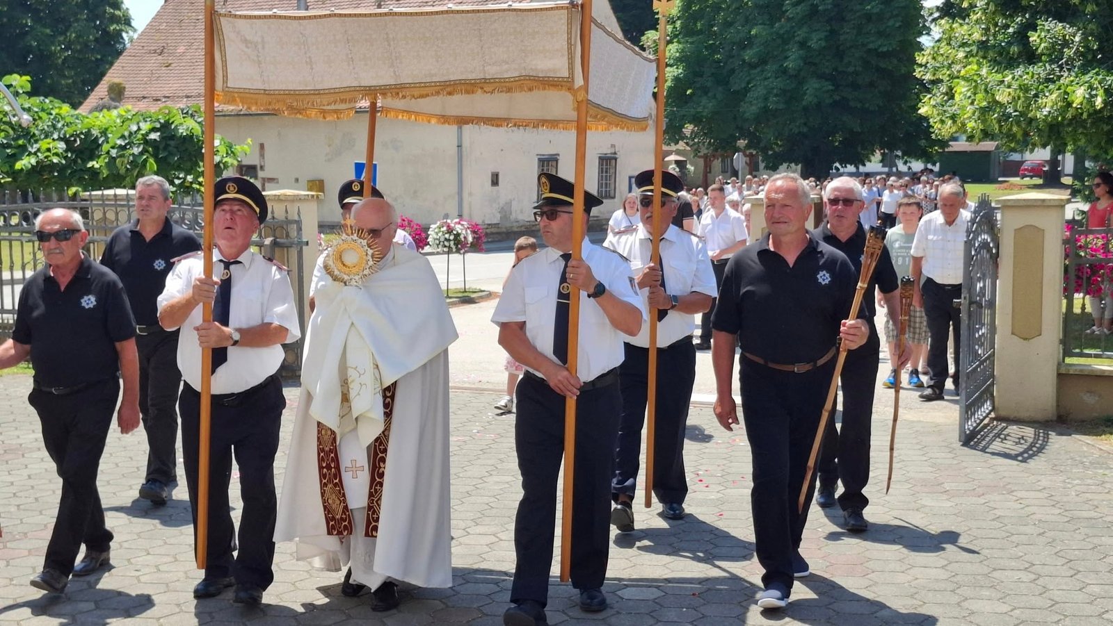 508681021_9964610376955205_395720948932391867_n