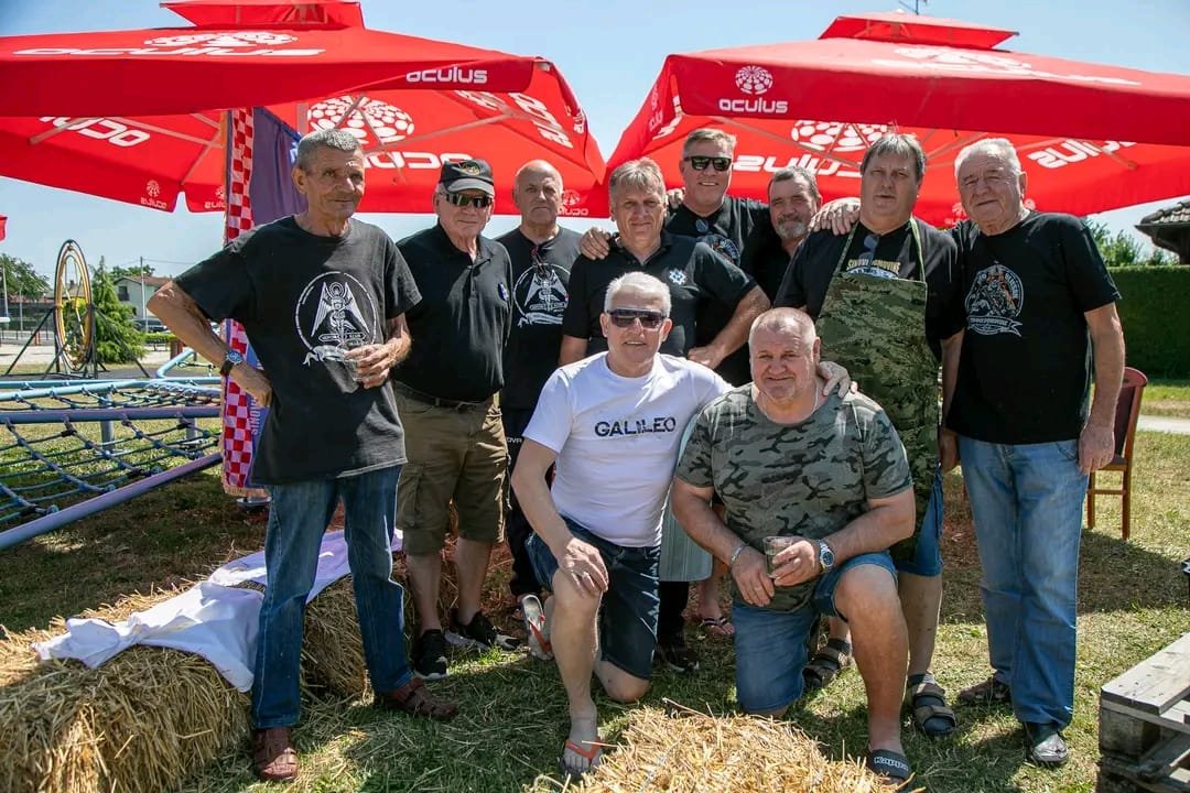 9915ea5c-da07-4041-b4a4-1b8ff84f5cb6