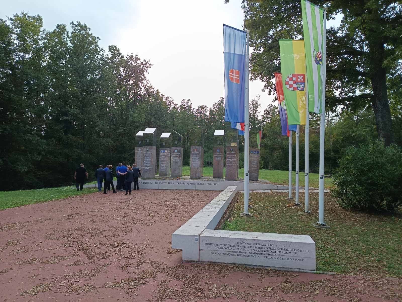 f1075ba7-1d6c-4c68-ba6f-191bd64dd042