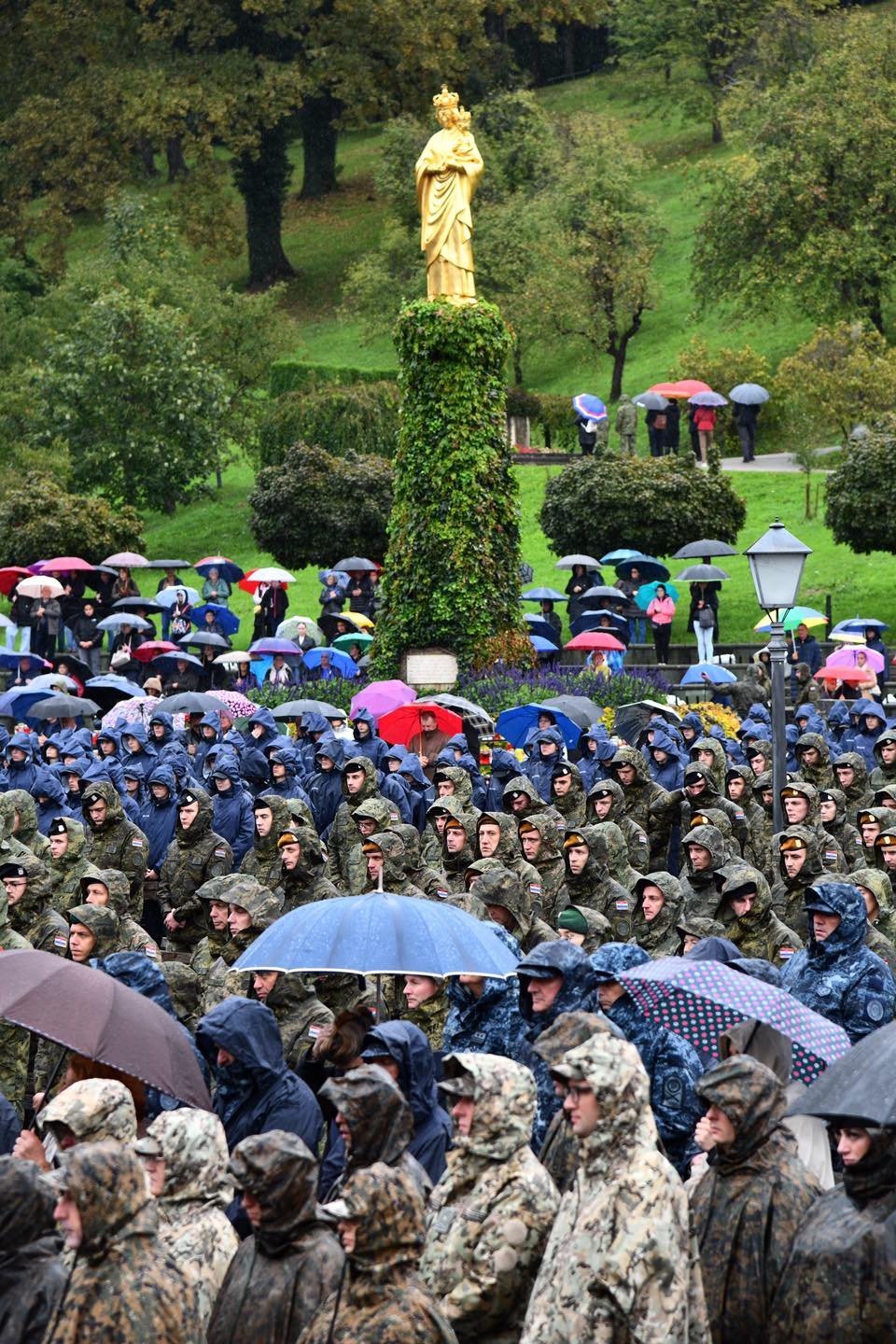 557034216_1292143436257035_2482527006866704518_n