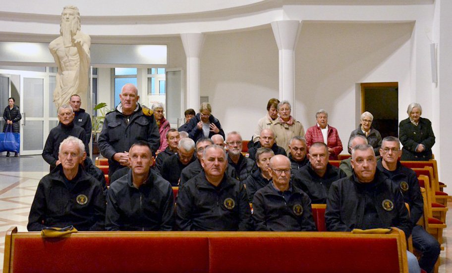 558494598_10228998095204696_5956536893767545187_n