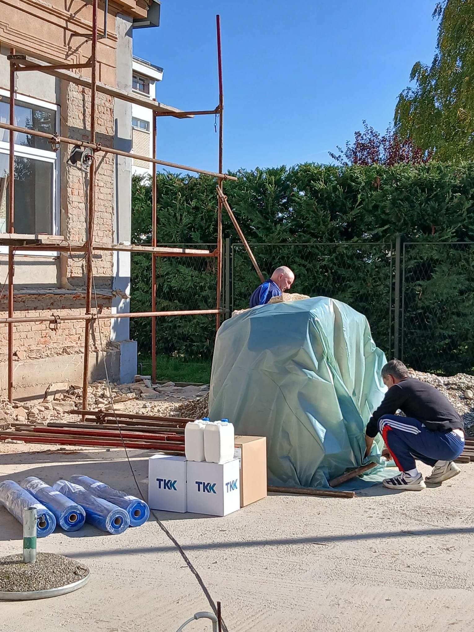 f47a81c9-42d6-4b57-84e6-47e4ff319645