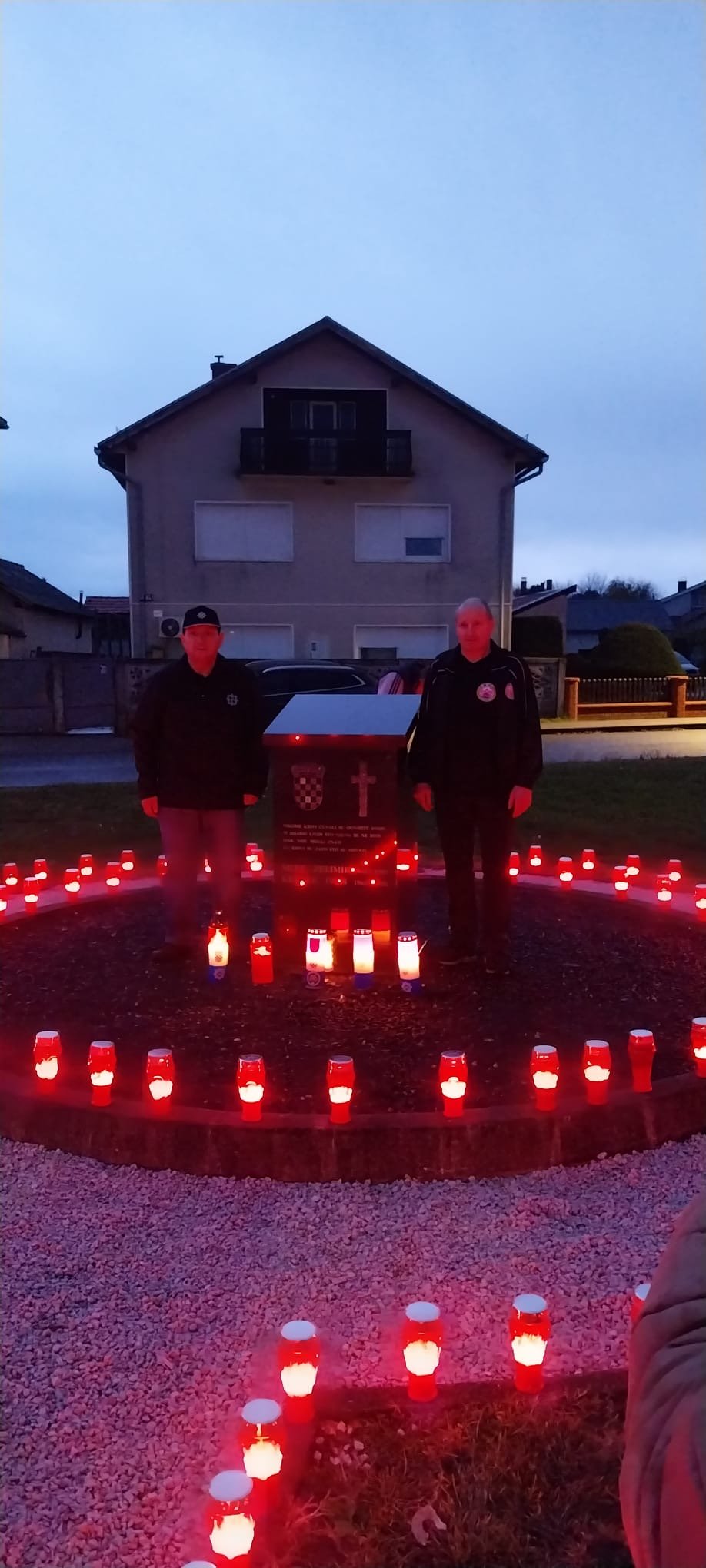 581270d7-b706-44cc-97cd-10a3a32ae0b8