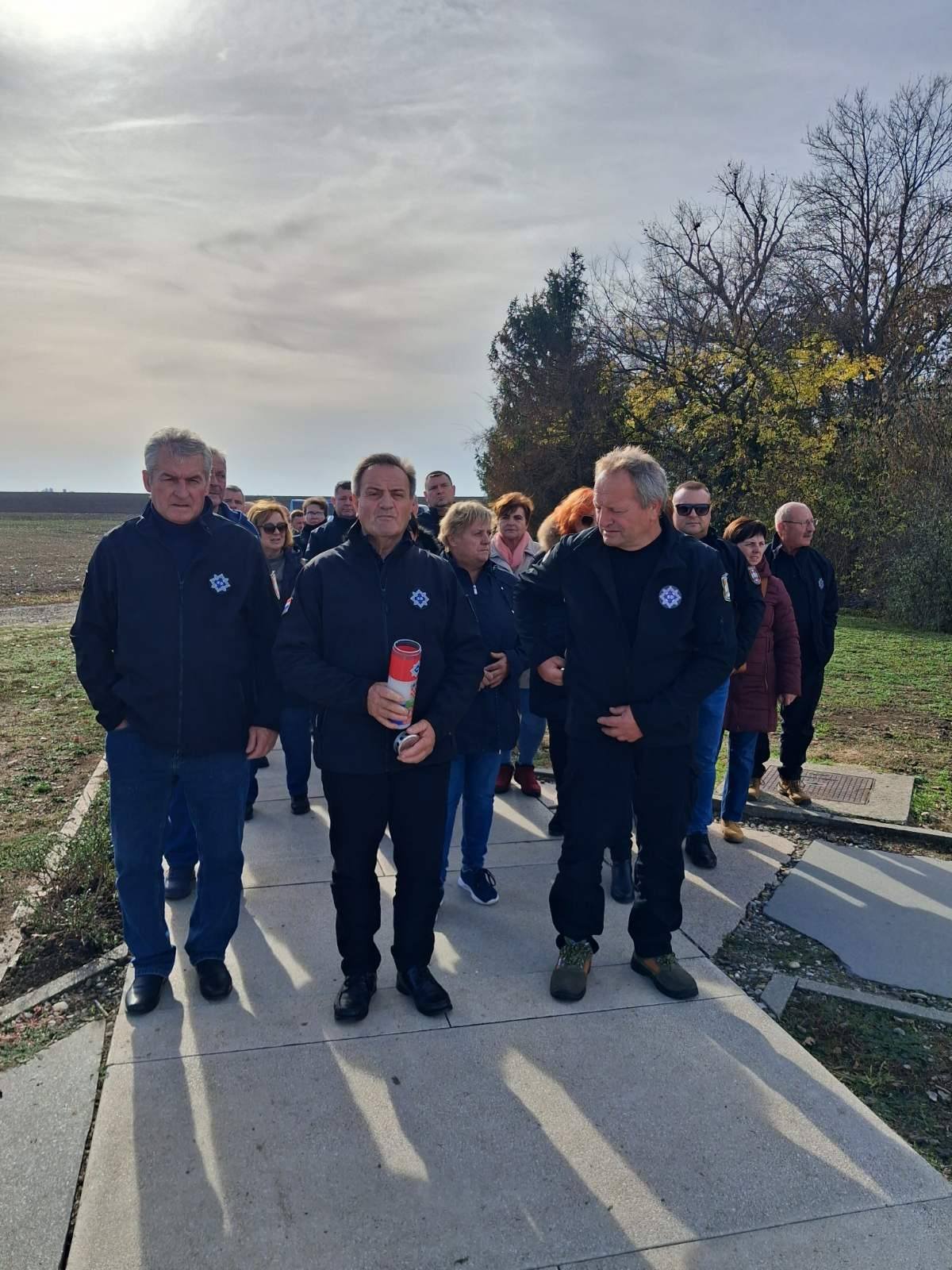 582520493_25007683088888021_7085594926284590522_n