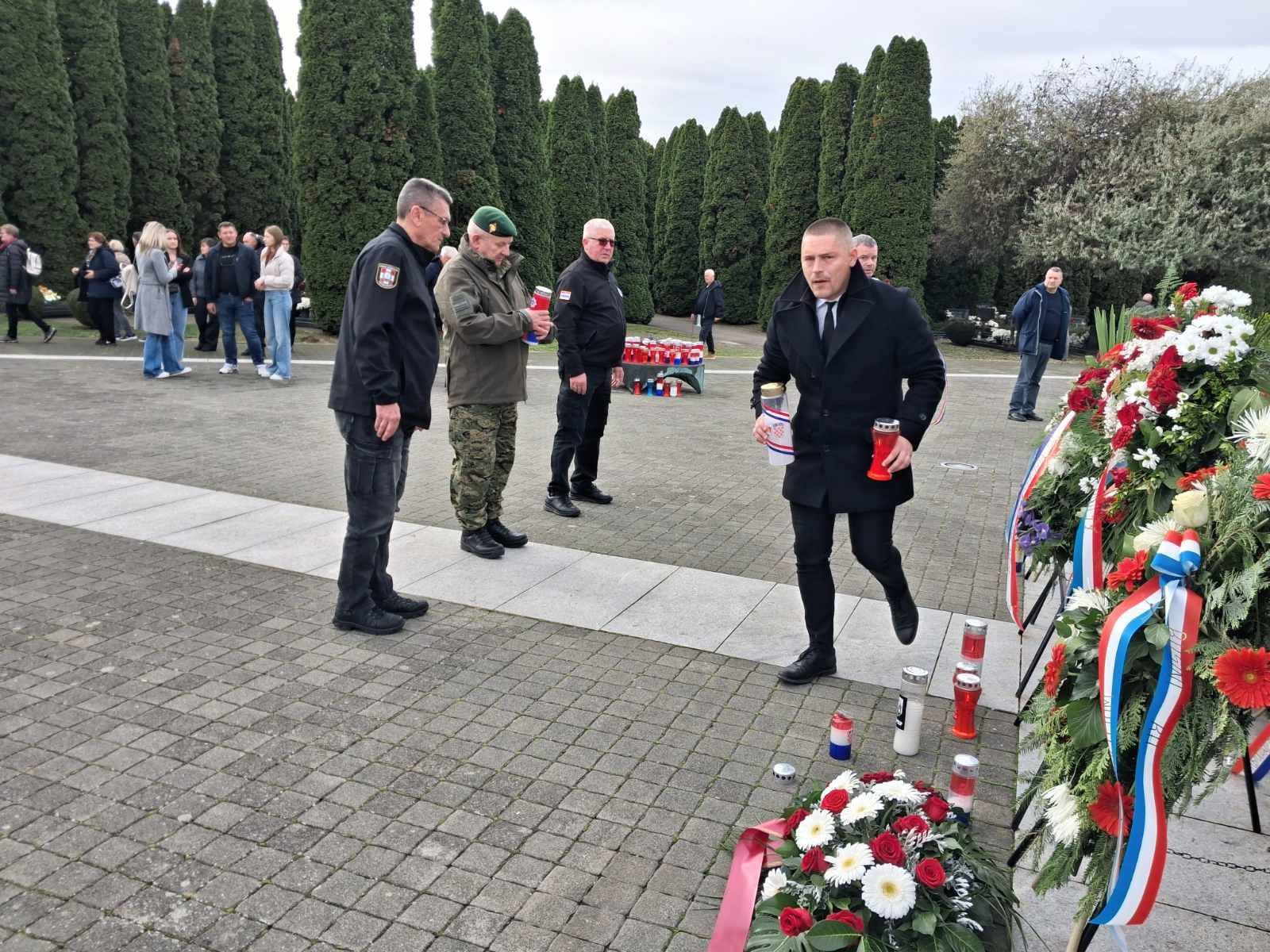 582640881_25007684872221176_6372145064627585254_n