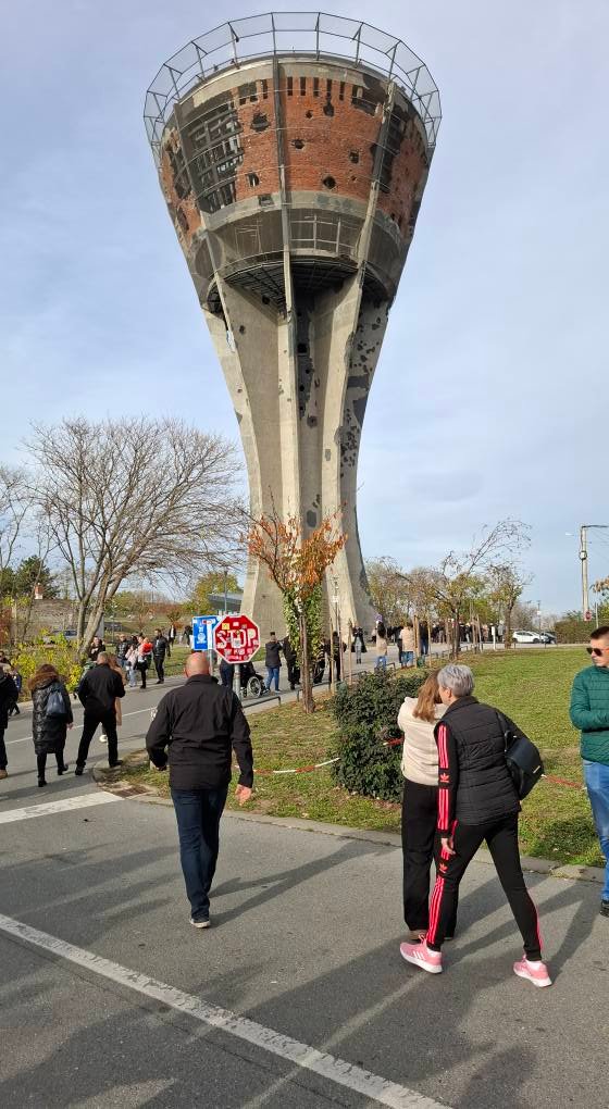 584007745_25007689998887330_9140307503967982377_n