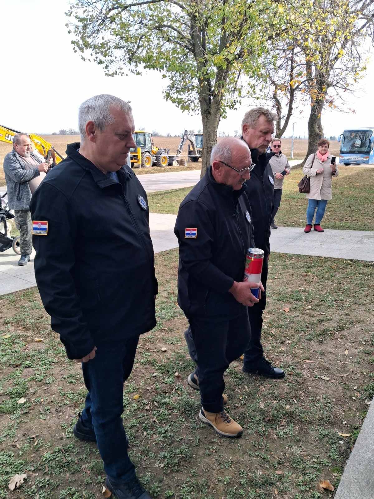 584401134_25007685252221138_202524051694123231_n