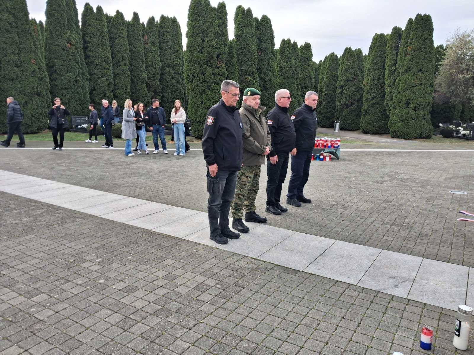 584621051_25007686158887714_6937833510189003035_n