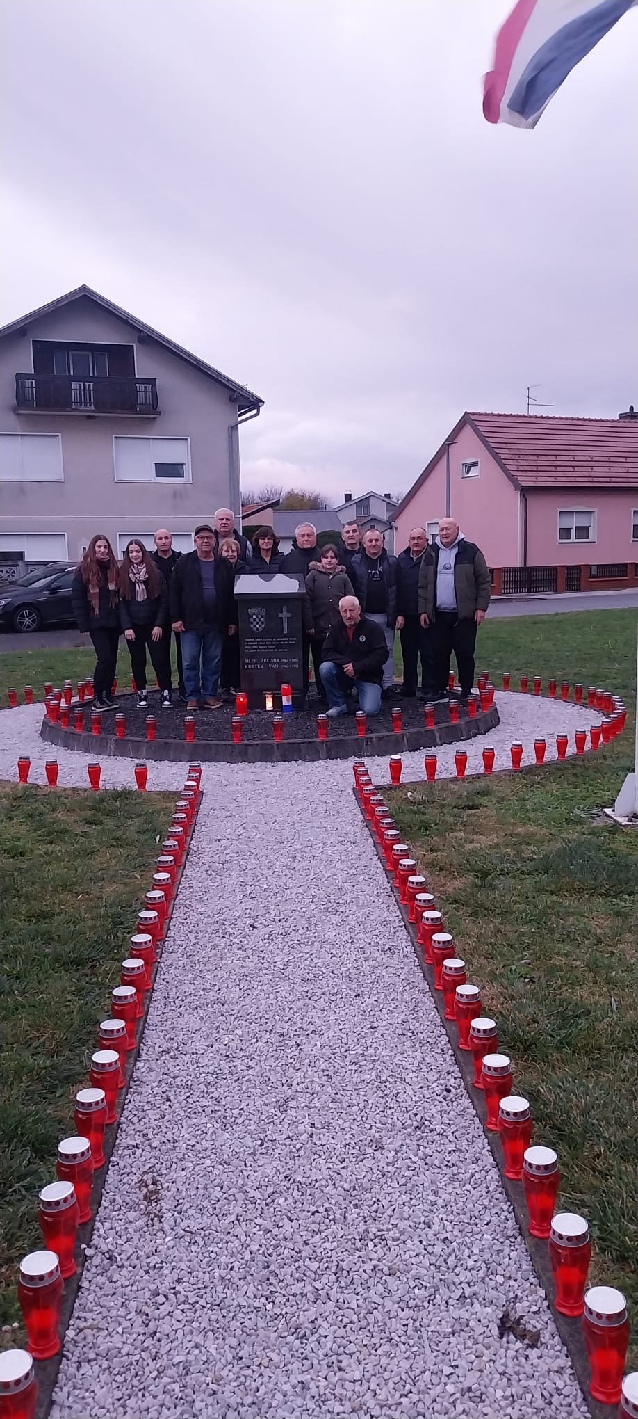 5b27a733-19db-4ce3-a762-4aef76564a0e