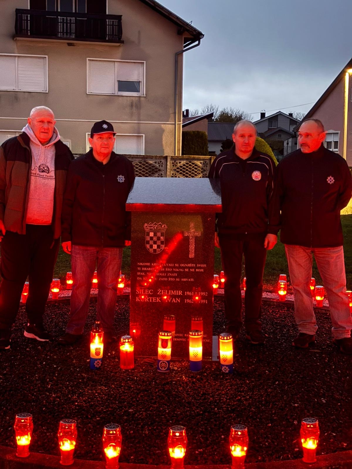 68ed3184-4148-48d3-b375-d36e5d239795