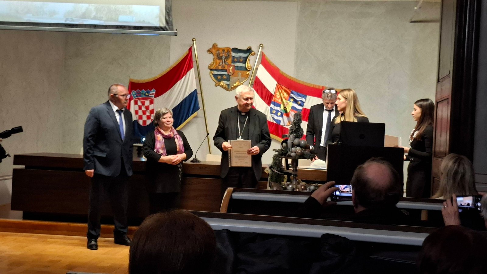 595898544_25197023056620689_1711272732261542352_n