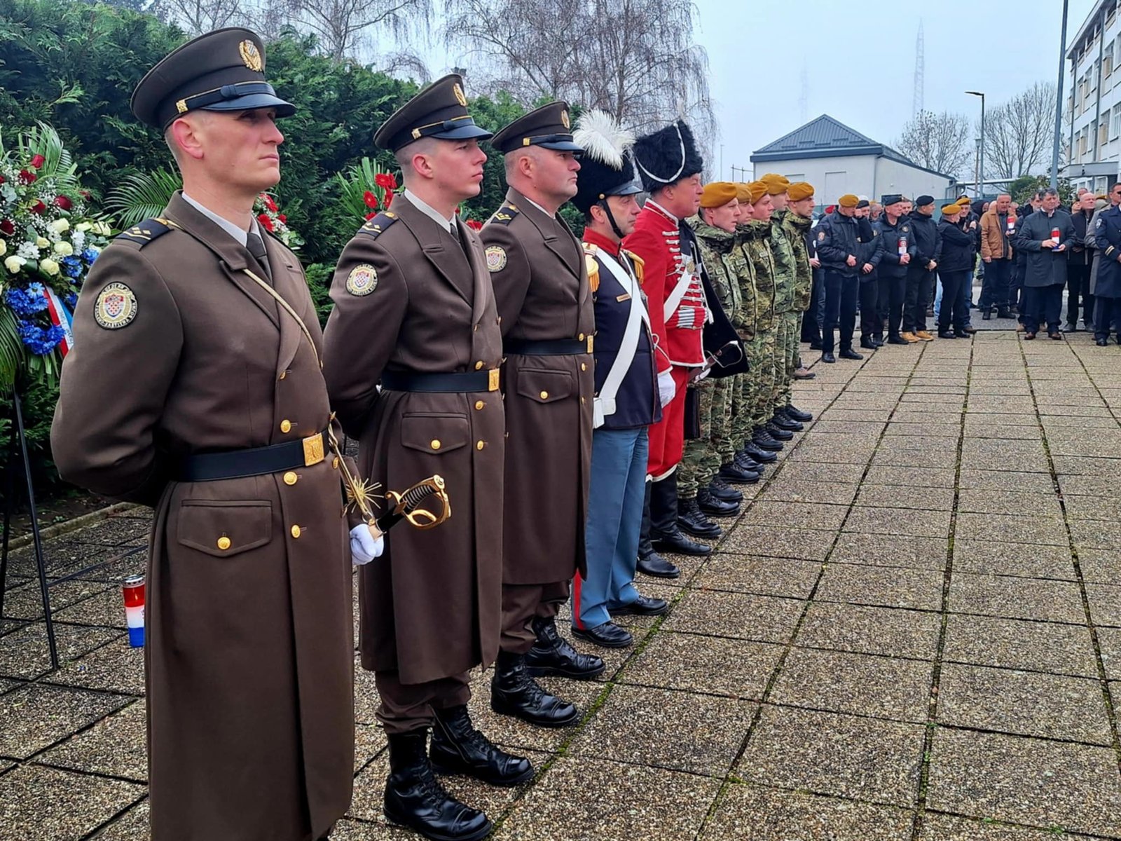 f9922a3b-9356-4b48-a96d-2ce830a8482c