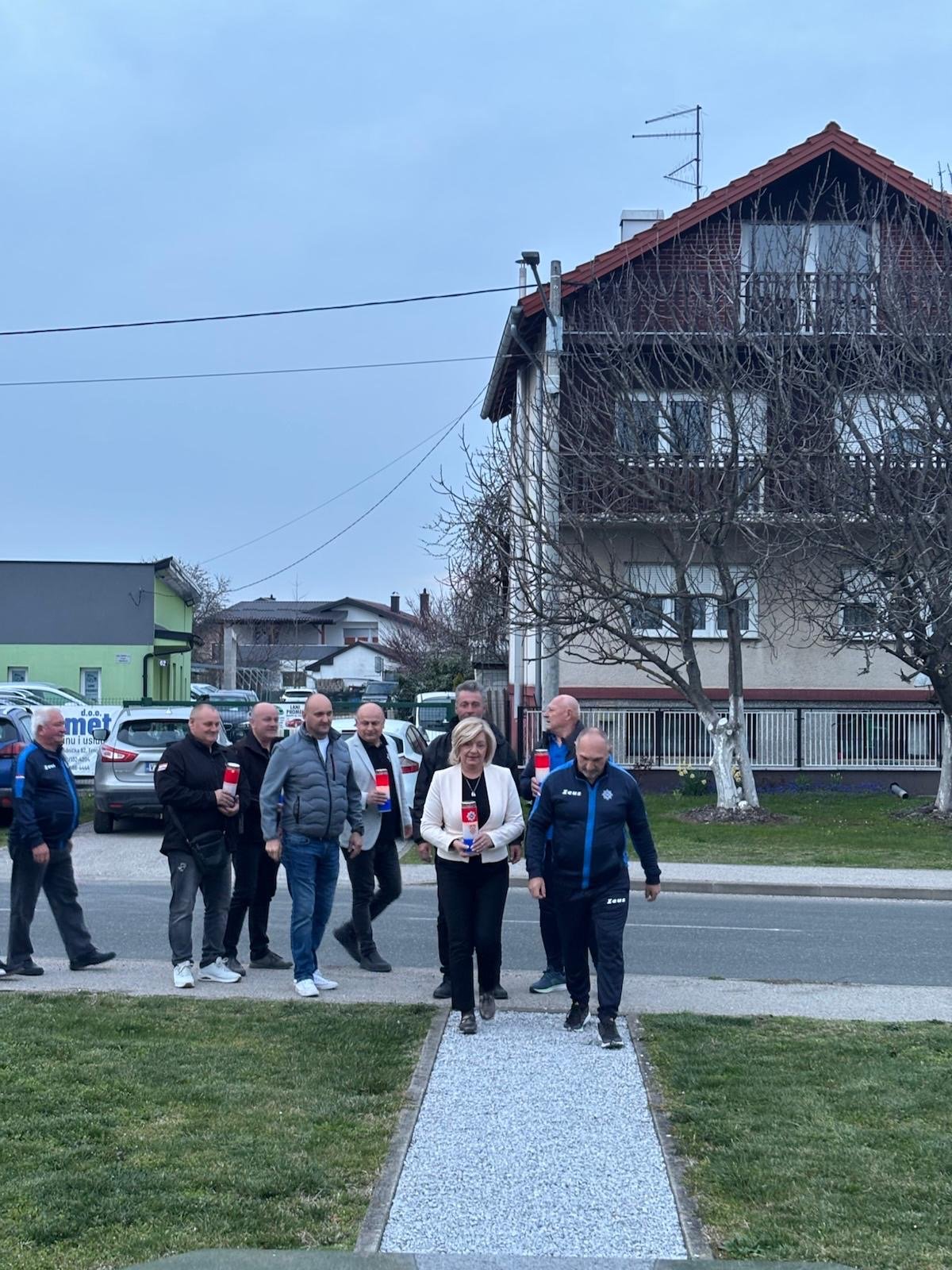 08d44f5b-9781-49d0-81b7-b9e9fd985c5e (1)