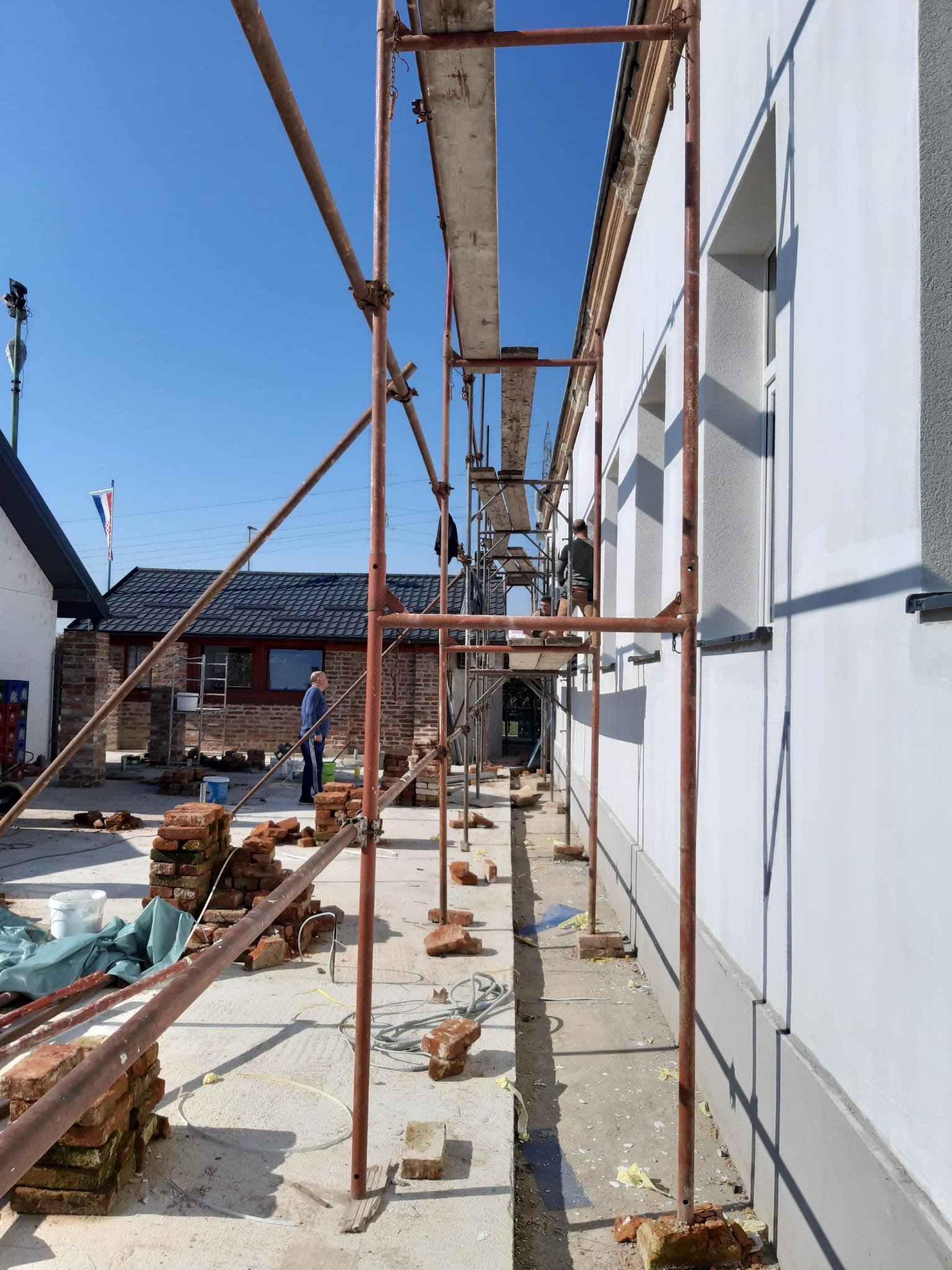 b325571b-8256-4f9f-8b42-7a3b93ce3643