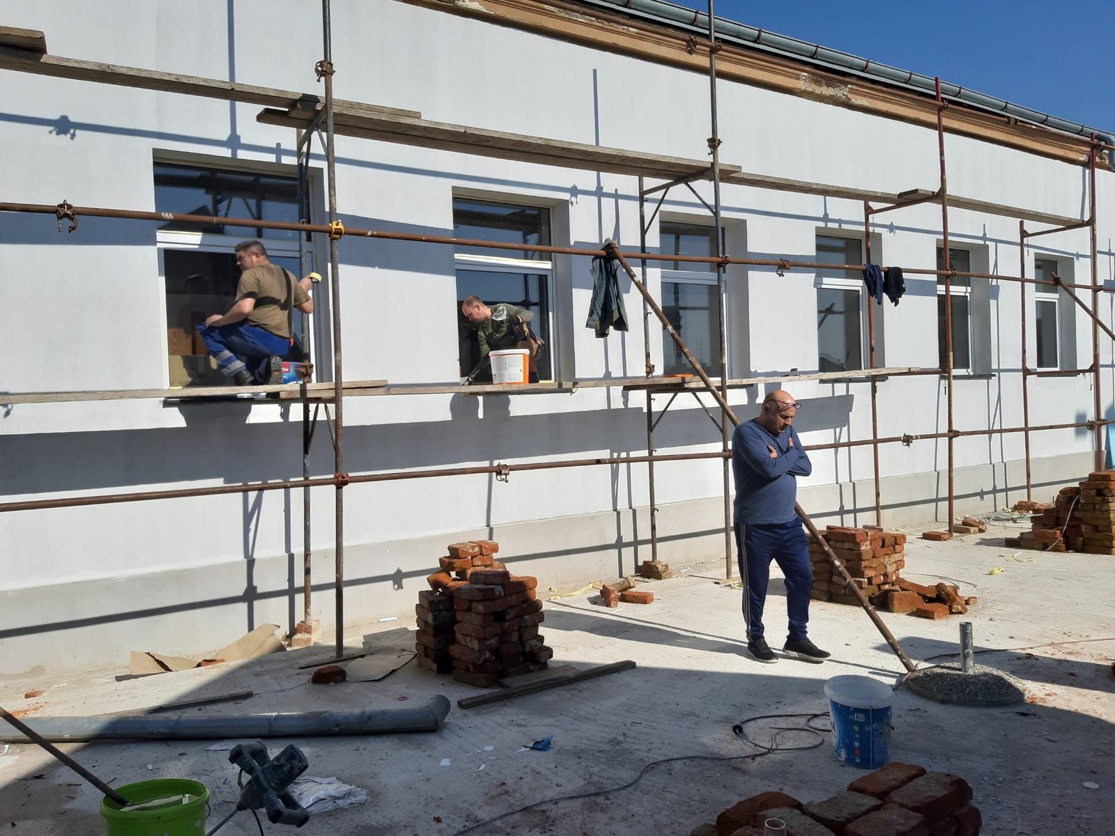 b76a9705-9e4d-405a-8c54-5432b012dde3