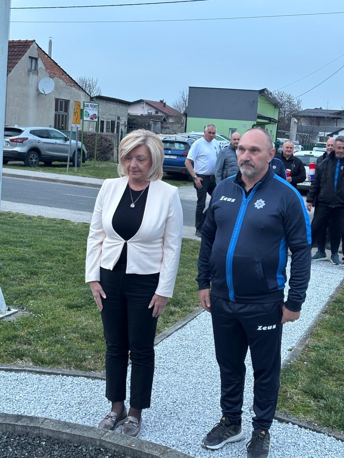 d6d5d5bd-59a9-421d-bd76-fdc2e75aeaa7