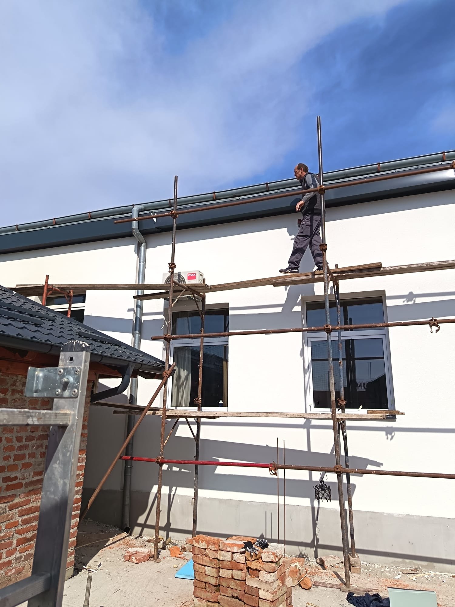 e3715ddc-05e6-47bd-9076-175c4da258ba