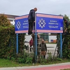 Postavljanje reklamnih panoa