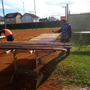 Bojanje drvene građe za tobogan