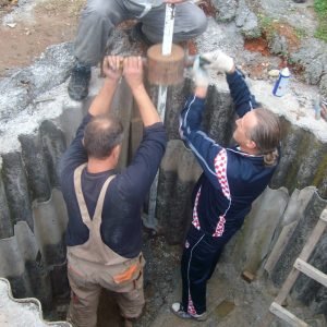 Zabijanje cijevi za vodu