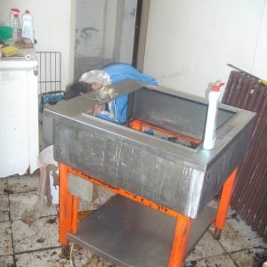 Čišćenje električnog roštilja