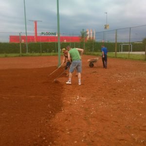 Ravnanje teniskih terena