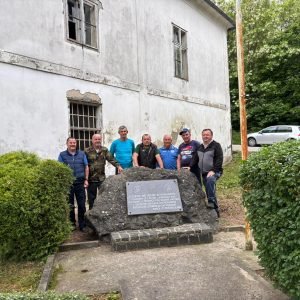 SD Vinica u akciji čišćenja spomenika