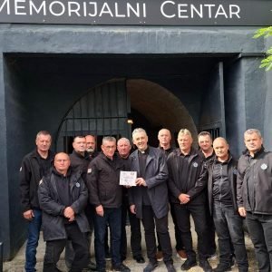 Članovi Sinova Domovine Petrijanec i njihove obitelji u posjetu Aljmašu i Osijeku